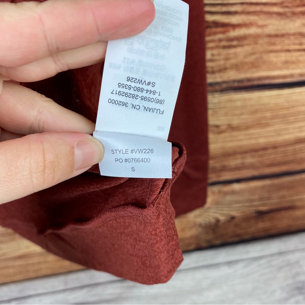 Vuori Currant Heather Halo Essential Hoodie - Picture 5 of 9